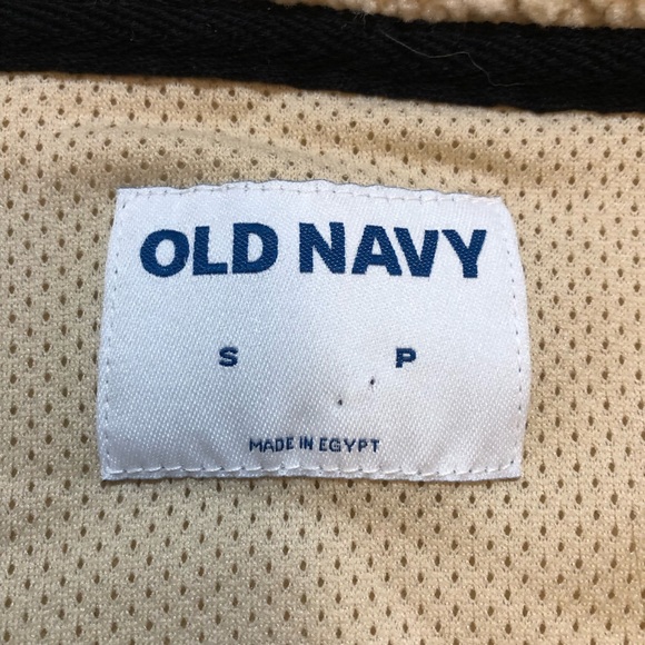 Old Navy Unisex Sherpa Zip Vest - Picture 10 of 17